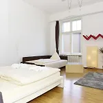 Bearlincity - Center West * Berlin