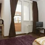 Bearlincity - Center West *