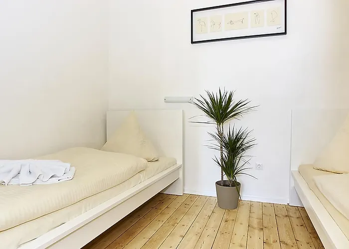 Bearlincity - Center West