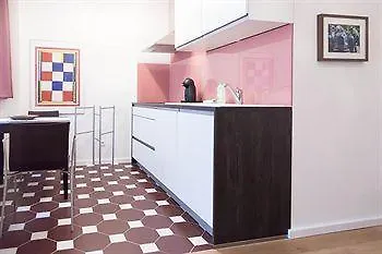 市中心西区比尔林城公寓 公寓 *